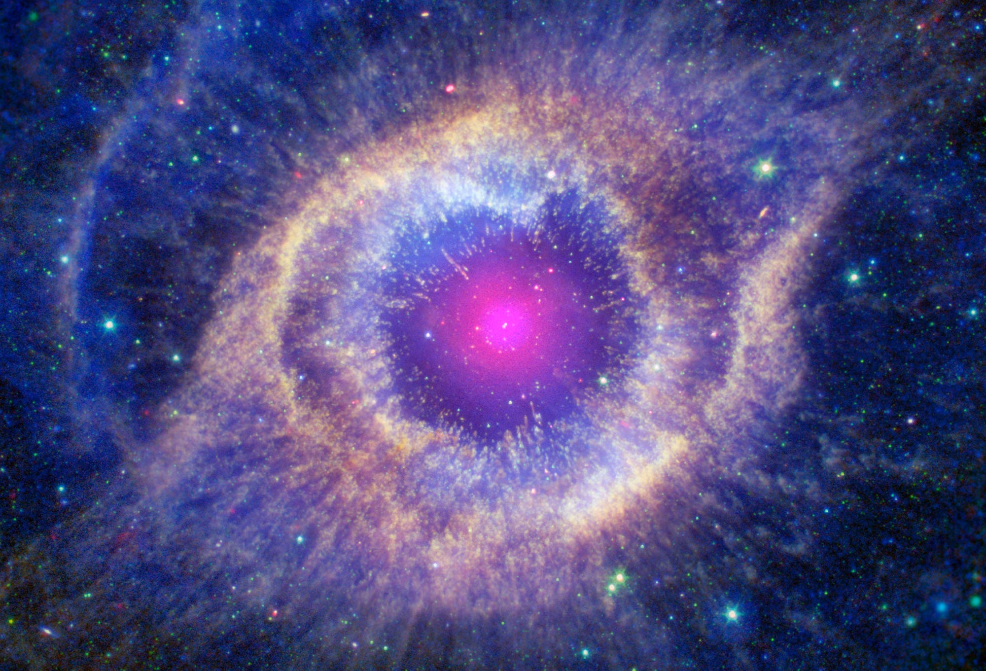 Ссылка на глаз бога. Симметрия в космосе. Око Бога. Планетарная туманность глаз Бога. Галактика глаз Бога.