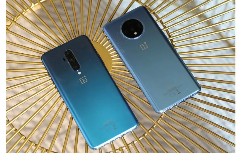 وان پلاس 7T در کنار وان پلاس 7T پرو