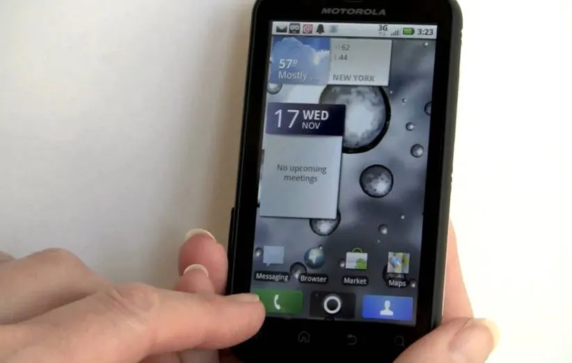 اولین موبایل ضد آب جهان