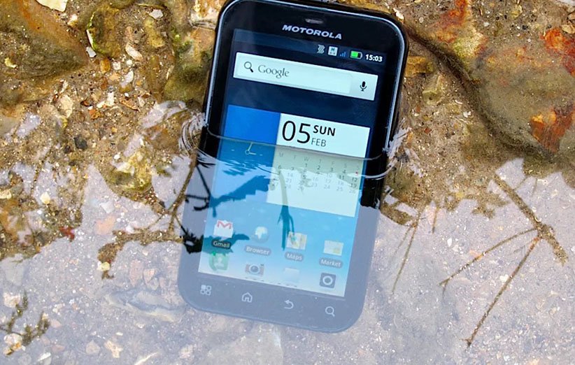 اولین موبایل ضد آب جهان
