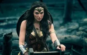 گل گدوت در فیلم زن شگفت‌‌انگیز