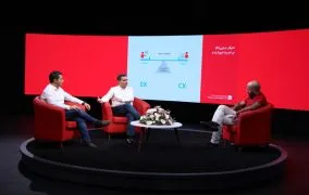 تمرکز دیجی‌کالا بر فروشنده محور گفتگوی حامد نواب تهرانی و بنیانگذاران دیجی‌کالا در رویداد گردهمایی سالیانه کسب‌وکارهای فعال در دیجی‌کالا