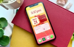 آیفون دارای سیستم عامل iOS 14