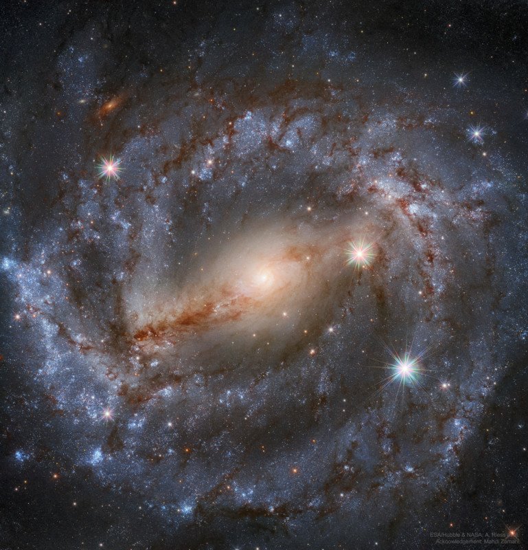 عکس گرفته شده از کهکشان ngc 5643 توسط تلسکوپ هابل