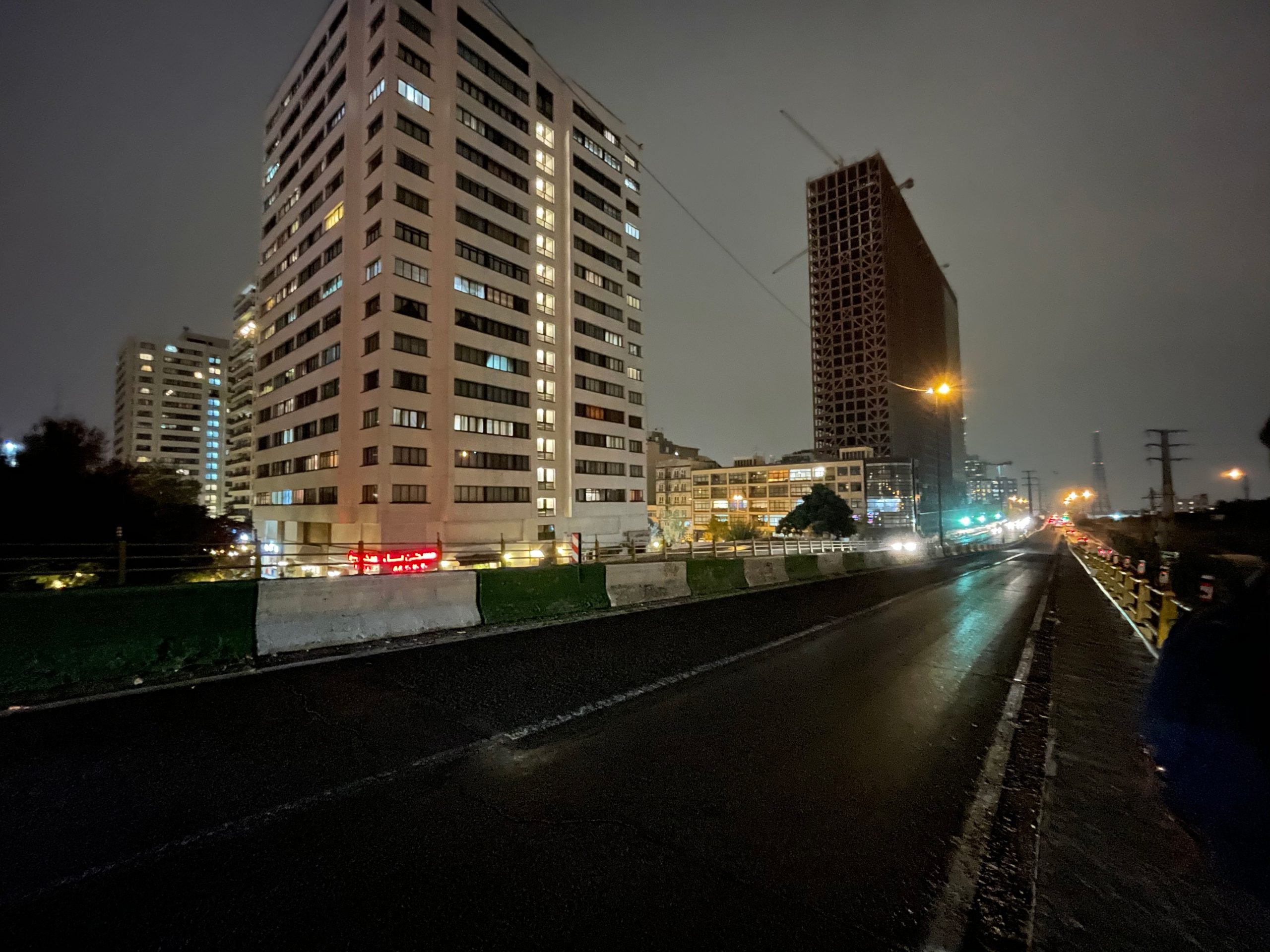 نمونه عکس دوربین آیفون 12 در شب