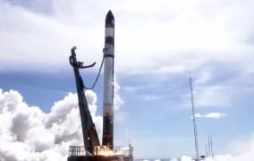 موشک قابل بازیابی الکترون راکت لب