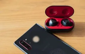 گلکسی بادز پلاس و گلکسی نوت 10 پلاس