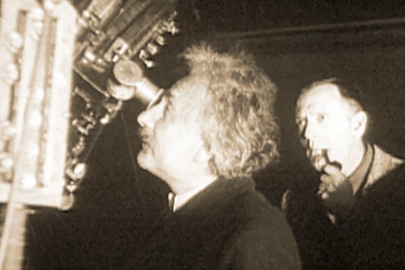 آلبریت اینشتین و ادوین هابل