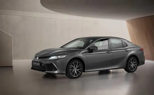 تویوتا کمری با ظاهر تازه