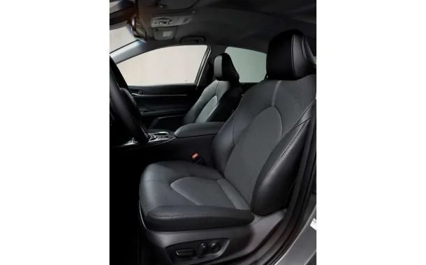 تویوتا کمری با ظاهر تازه