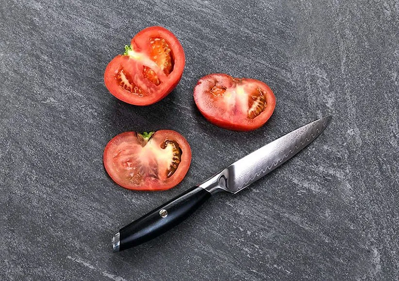 چاقوی کاربردی یکی از انواع چاقوهای آشپزخانه است