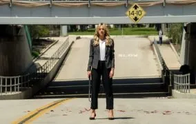 فیلم زن جوان نویددهنده