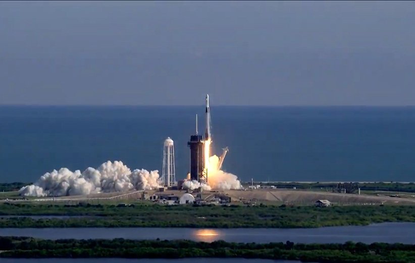 پرتاب موشک فالکون 9 اسپیس‌ایکس برای ارسال کپسول باری ارتقا یافته‌ی دراگون به ایستگاه فضایی بین‌المللی