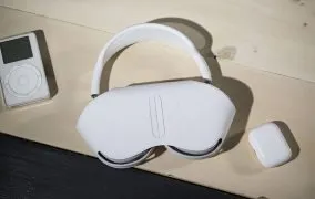 ایرپادز مکس اپل به رنگ سفید