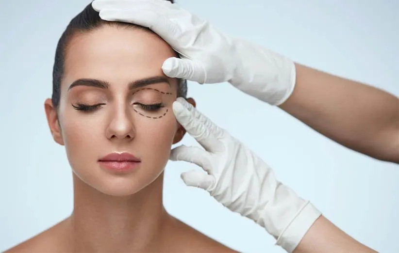 جراحی‌های زیبایی روی چشم از ترندهای زیبایی سال 2021