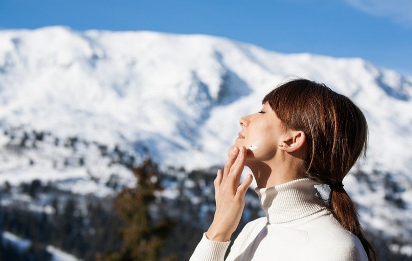 ضدآفتاب در زمستان پوست شما را برای مدت طولانی‌تری جوان و سالم نگه می‌دارد