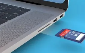 مک‌بوک پرو مجهز به کارت خوان SD