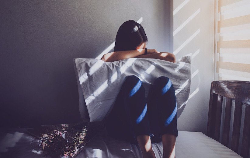 PMS چیست و چگونه با افسردگی قبل از پریود کنار بیاییم