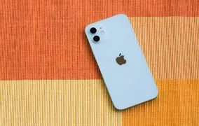 آیفون 12 سفید