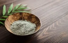 خاک رس سبز، ناجی پوست یا یک افسانه‌ی قدیمی