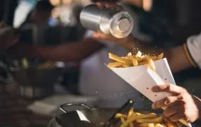 عوارض مصرف نمک (سدیم) زیاد