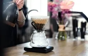 فقط در 3 دقیقا با V60 در منزل قهوه درست کنید