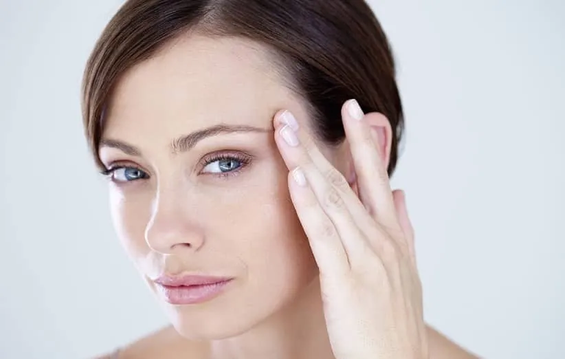 آب لیمو برای رفع چین و چروک پیشانی