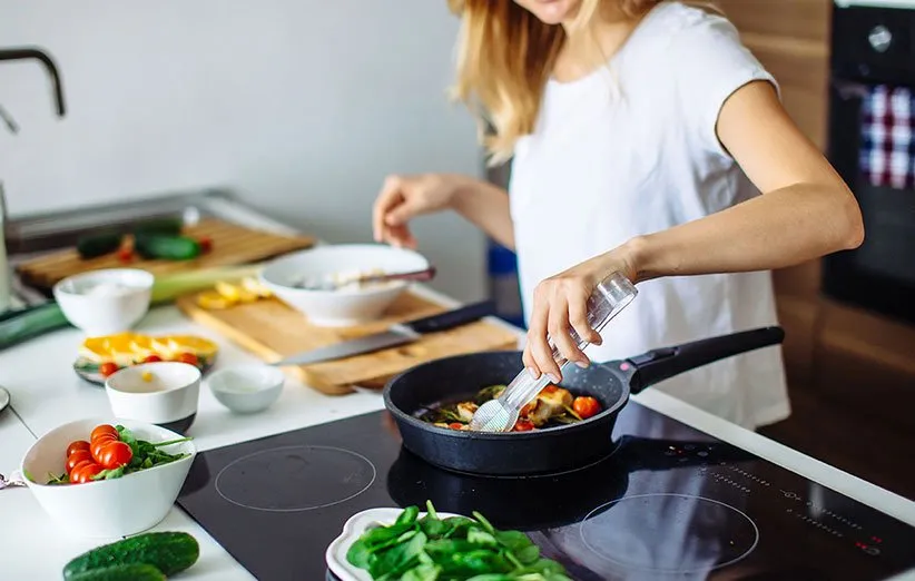 کاهش کالری دریافتی با مصرف غذای خانگی