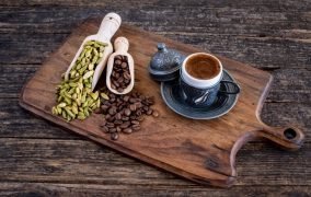 ساده‌ترین روش تهیه‌ی قهوه‌ی عربی در خانه