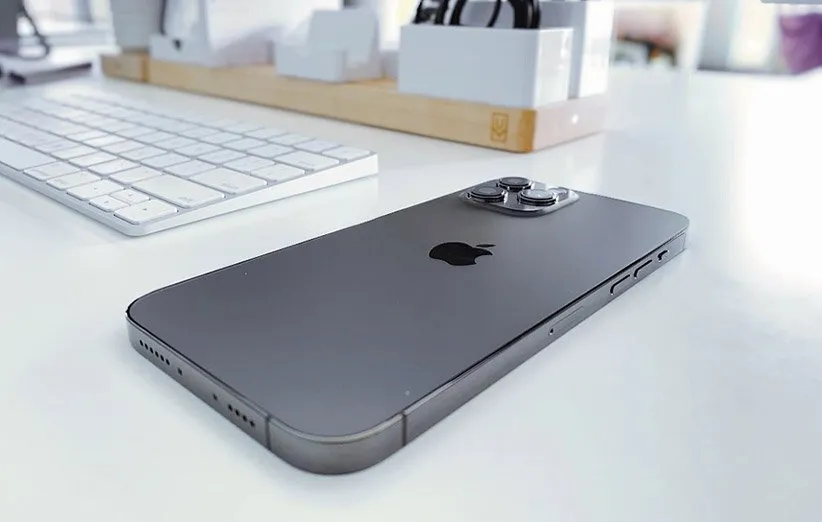 آیفون 12 پرو بدون پورت