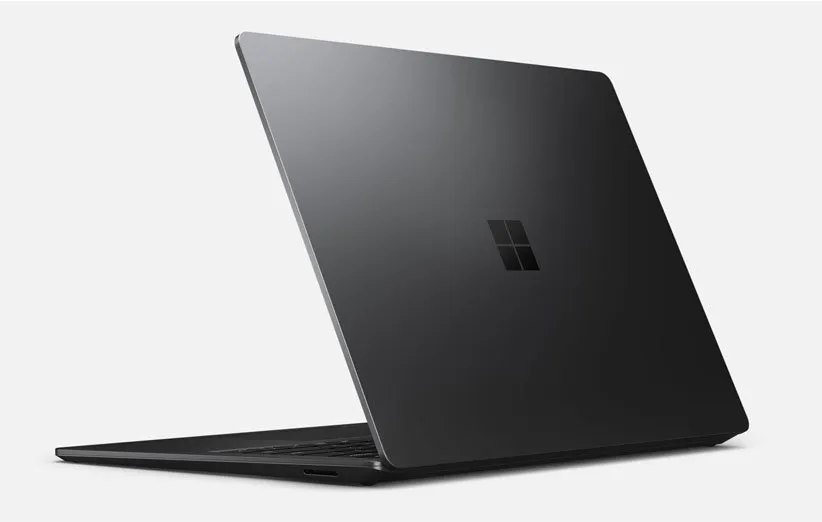 سرفیس لپ‌تاپ 4