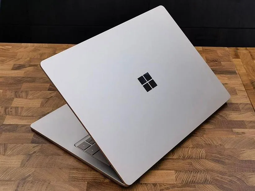 سرفیس لپ‌تاپ 3