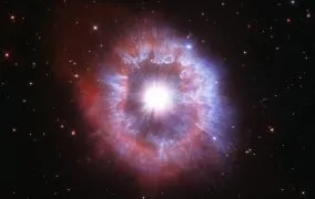 بخشی از تصویر هابل از ستاره‌ی ای‌جی شاه‌تخته به عنوان یکی از شناخته‌شده‌ترین ستارگان متغیر آبی درخشان