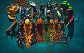 با خواص سلامتی 13 ادویه و گیاه خوش‌طعم آشنا شوید