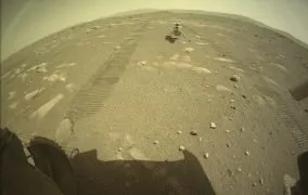 تصویر قرارگیری موفق بالگرد مریخ‌پیمای نبوغ روی سطح مریخ