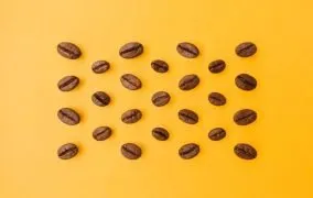 6 ترفند برای رهایی از لکه‌های قهوه