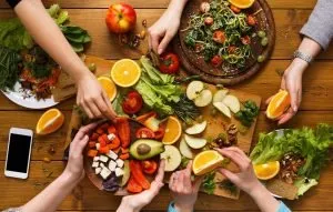 12 مادهی غذایی عالی برای هضم بهتر و مبارزه با مشکلات گوارشی