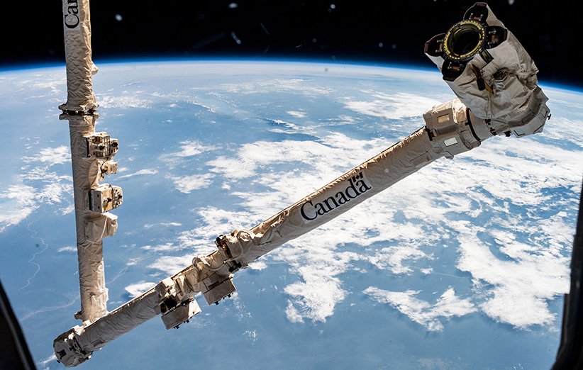 بازوی رباتیک کانادآرم2 ایستگاه فضایی بین‌المللی