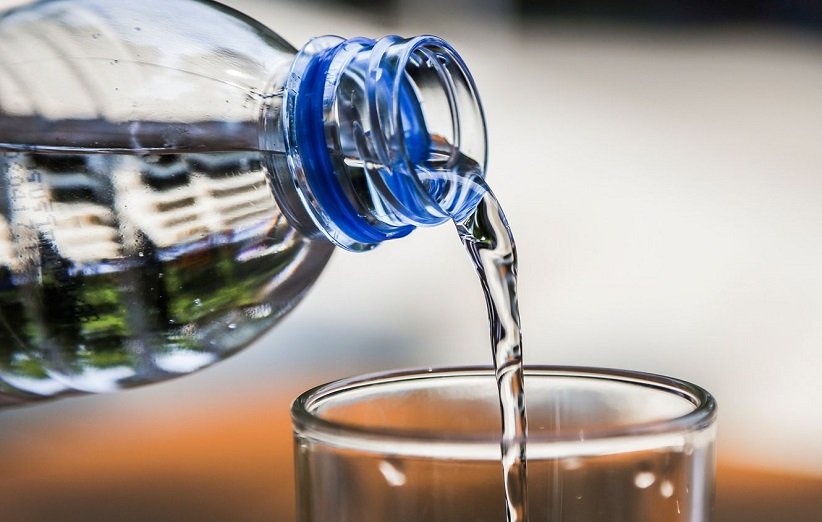نوشیدن آب برای کاهش درد سنگ کلیه