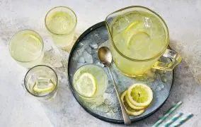 طرز تهیه چند نوشیدنی تابستانی