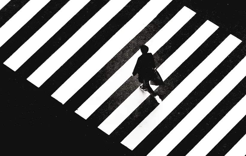 چیزها را یا سیاه می‌بینید یا سفید