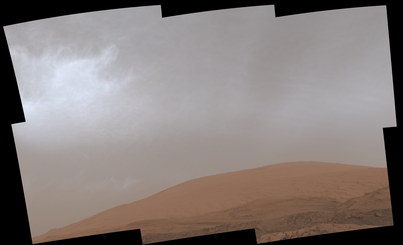 حرکت ابرهای مریخی بر فراز کوه شارپ مریخ