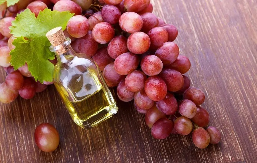 خواص روغن هسته‌ی انگور برای مو