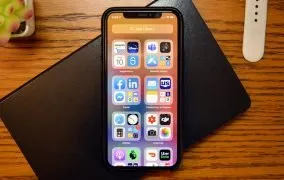 آیفون با iOS 14