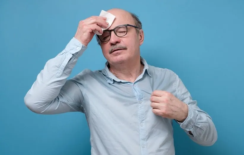 علت عرق زیاد سر و صورت