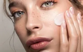 توصیه‌هایی برای مراقبت از پوست و مو در خانم‌های بالای 30 سال