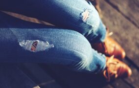 آیا پوشیدن شلوار جین تنگ به سلامتی شما آسیب می‌زند؟