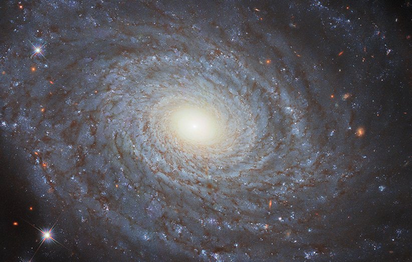 جزئیات کهکشان مارپیچی NGC 691 از نگاه هابل