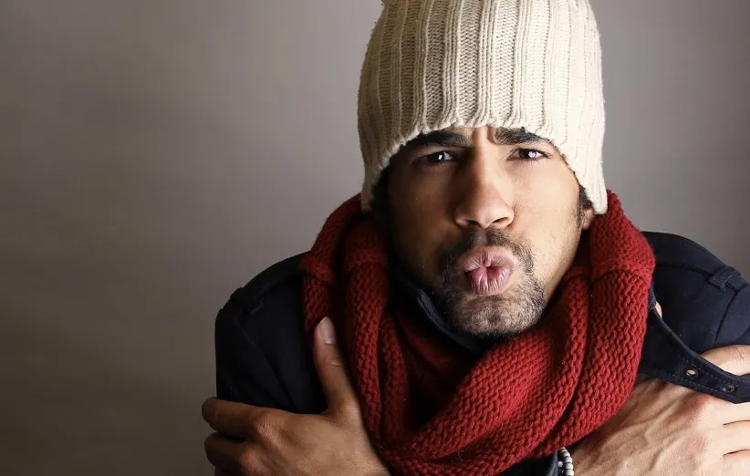 احساس سرما از نشانه‌های کم‌کاری تیروئید