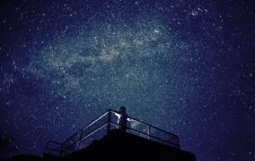 گوشه‌ای از آسمان شب